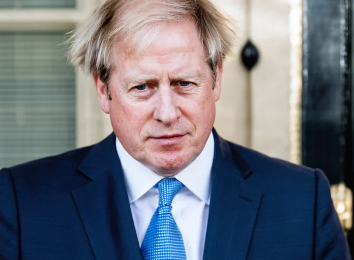 UK Remains Composed Amid Stirring US Tariff Policy, PM Clarifies